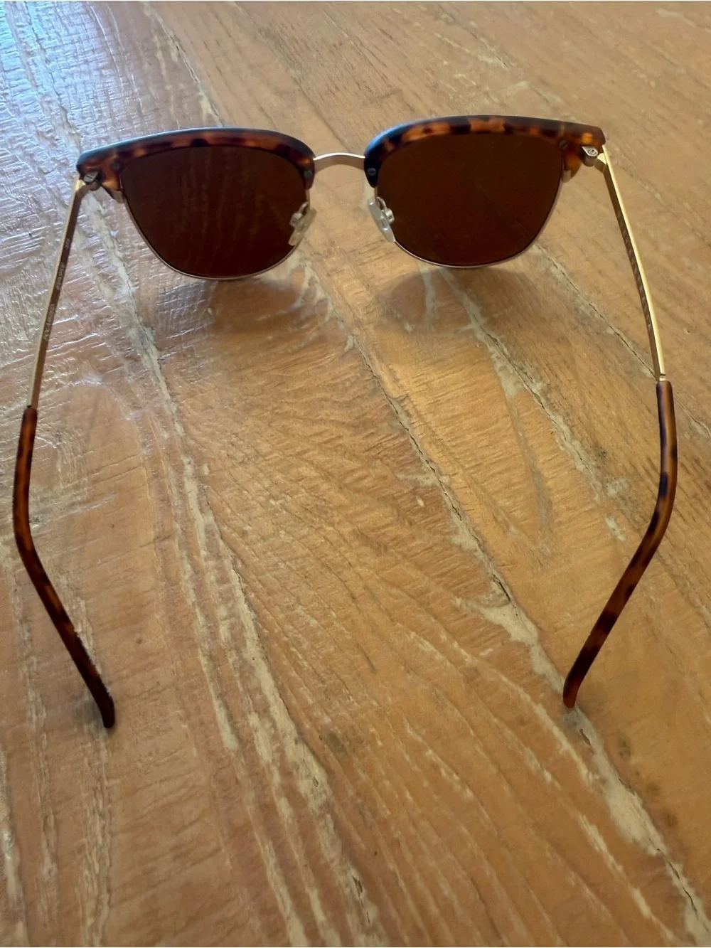 Quay Australia Evasive Tortoiseshell Frame with polarized Lenses Sunglasses